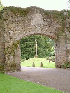 Old Castle Entrance and Old Scone Mercat Cross